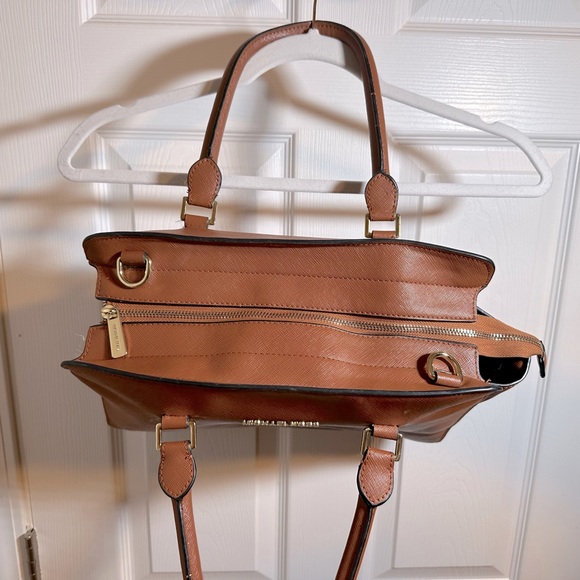 Michael Kors Designer Tote Bag - Picture 8 of 8